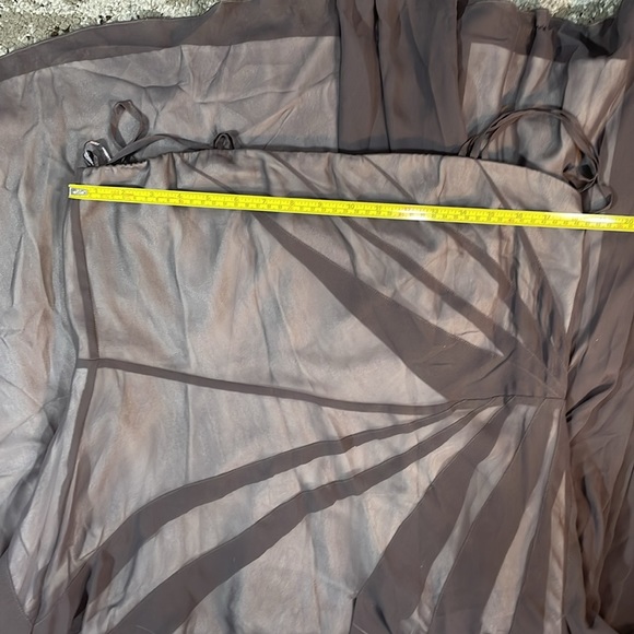 Unique grey dress with gorgeous skirt and design. Fits size 14 - Picture 14 of 17